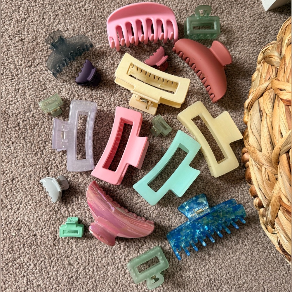 Bundle of Hair Claw Clips - Pink, Mint, Yellow, Blue, Purple, Gray